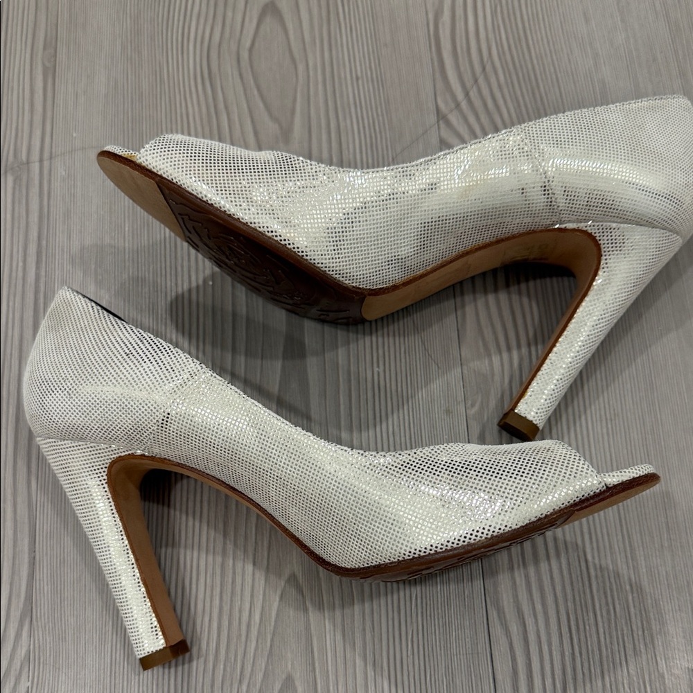 Taryn Rose Cream Peep Toe Heels - Picture 2 of 8